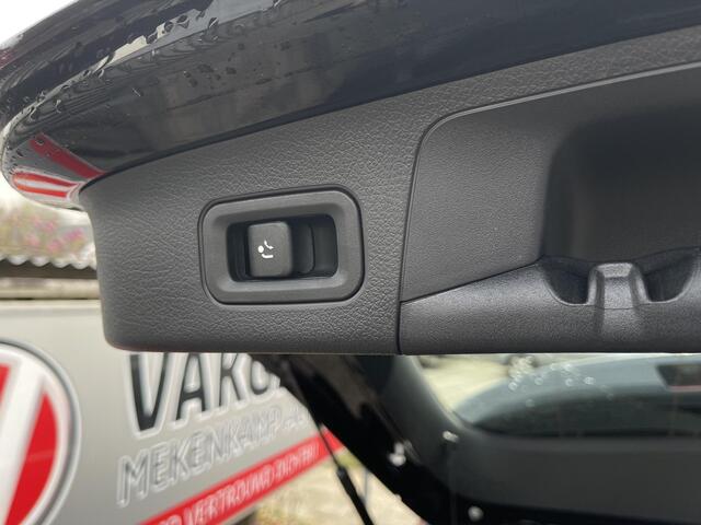 Mercedes-Benz GLA-KLASSE 250 e Progressive 18"/Trekhaak/Matrix LED/Leder/Dodehoek/360 camera/Stoelverwarming/Apple Carplay & Android