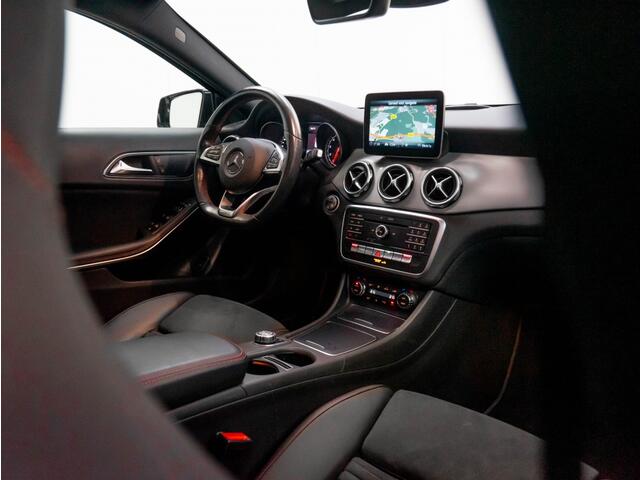 Mercedes-Benz GLA-KLASSE GLA 180 AMG Line | NIGHT | Camera