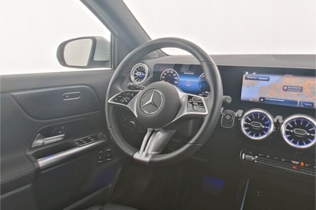 Mercedes-Benz GLA-KLASSE 250 e Plug-In Hybride MultiBeam Koplampen | Achteruitrijcamera | KeylessGo | Sfeerverlichting | Stoelverwarming voor. Inclusief 24 maanden MB Certified garantie voor Europa.