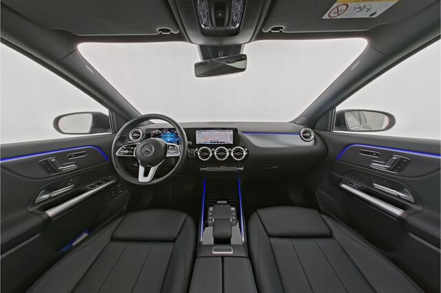 Mercedes-Benz GLA-KLASSE 250 e Plug-In Hybride Trekhaak | Panorama Schuif-Kanteldak | Memory Voorstoelen | Ledkoplampen | Stoelverwarming | KeylessGo | Sfeerverlichting. Inclusief 24 maanden MB Certified garantie voor Europa.