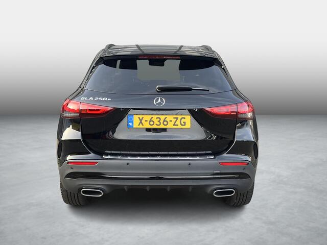 Mercedes-Benz GLA-KLASSE 250 e AMG Line | Panoramadak