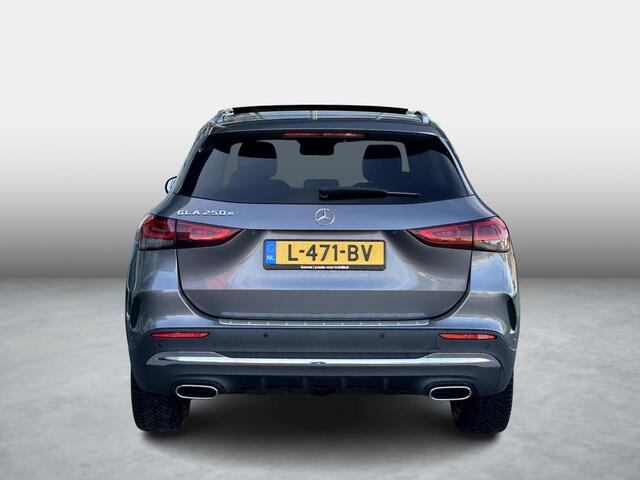Mercedes-Benz GLA-KLASSE 250 e AMG | Rijassistentie+ | Panoramadak
