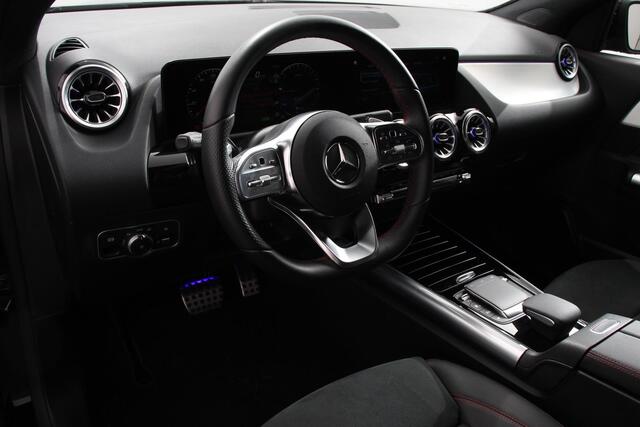 Mercedes-Benz GLA-KLASSE 250 e AMG Line Automaat PHEV Nieuw Model! | Leder | Navigatie Augmented reality | Virtual Cockpit | Handsfree electrische achterklep | Dab | Stoel verwarming | Led | Trekhaak