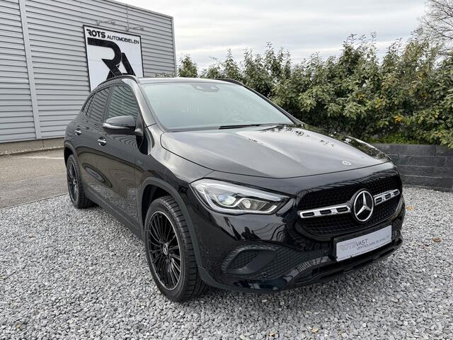 Mercedes-Benz GLA-KLASSE 250e Luxury LED|Camera|Sfeer|Leer Zwart