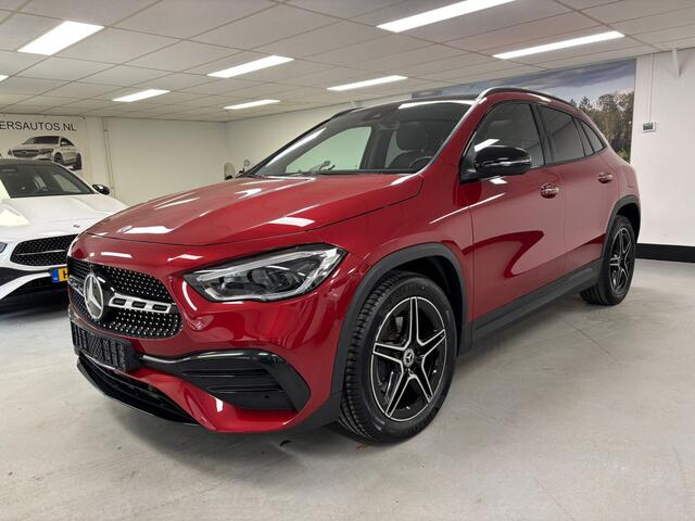 Mercedes-Benz GLA-KLASSE 250 e AMG Line Panorama Keyless Go Camera Led Sfeerverlichting
