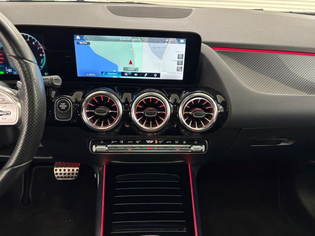 Mercedes-Benz GLA-KLASSE 250 e AMG Line Panorama Keyless Go Camera Led Sfeerverlichting