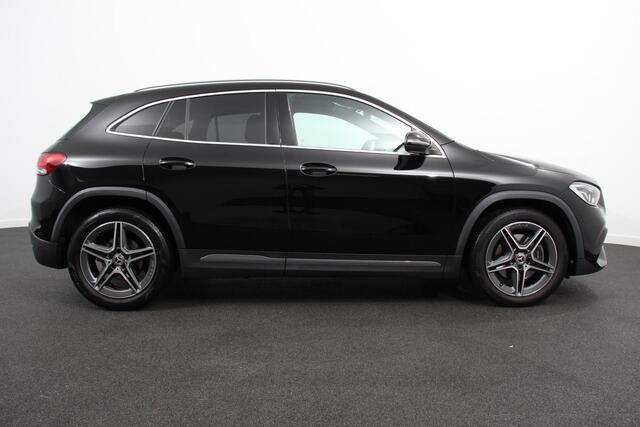 Mercedes-Benz GLA-KLASSE 200 AMG Line Automaat Nieuw model ! | Navigatie | Climate Control | Camera | Electrisch bedienbare achterklep | Dab | Led