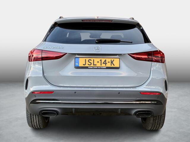Mercedes-Benz GLA-KLASSE 250 e AMG Line | Panoramadak | BURMESTER |