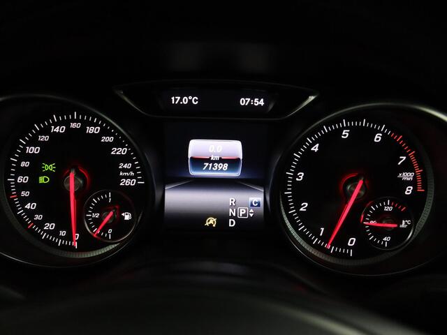 Mercedes-Benz GLA-KLASSE 200 Premium | ACC | Panoramadak | Trekhaak | 360° Camera