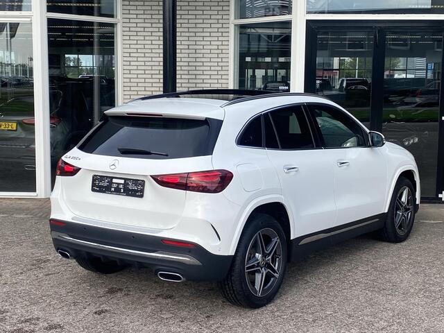 Mercedes-Benz GLA-KLASSE 250 e AMG | Panoramadak | Keyless Entry | Stoelverwarming | Sfeerverlichting