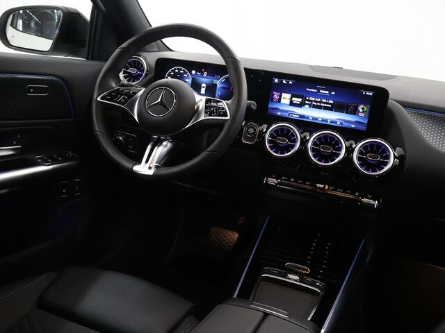 Mercedes-Benz GLA-KLASSE 250 e Luxury Line | Trekhaak | Multibeam | Getint glas | Widescreen | Stoelverwarming |