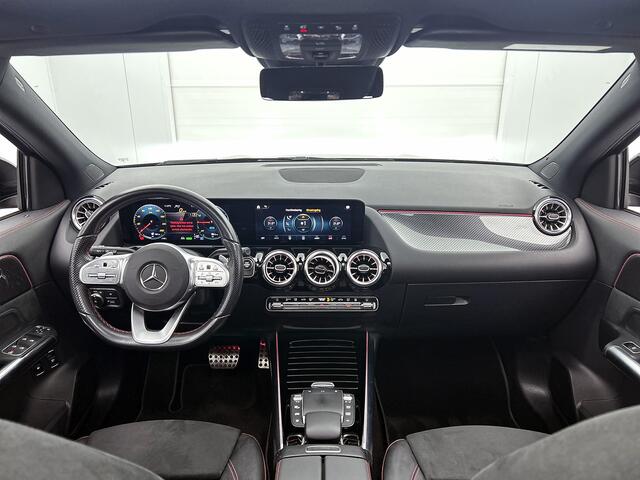 Mercedes-Benz GLA-KLASSE 250 e AMG Nightpakket | Panoramadak | Distronic | Memory | Alarm | Sfeerverlichting | Augmented Reality | MB-paasweekend