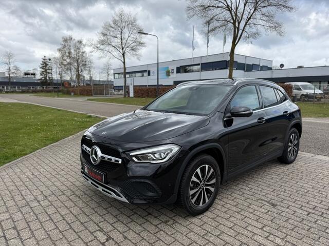 Mercedes-Benz GLA-KLASSE 180 Aut Panorama Led Xenon