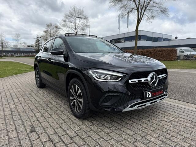 Mercedes-Benz GLA-KLASSE 180 Aut Panorama Led Xenon