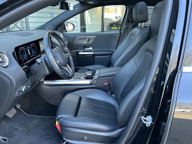Mercedes-Benz GLA-KLASSE 250e // Panoramadak // Memory // MultiBeam LED // Carplay // Keyless // Augmented Reality Sfeerverlichting