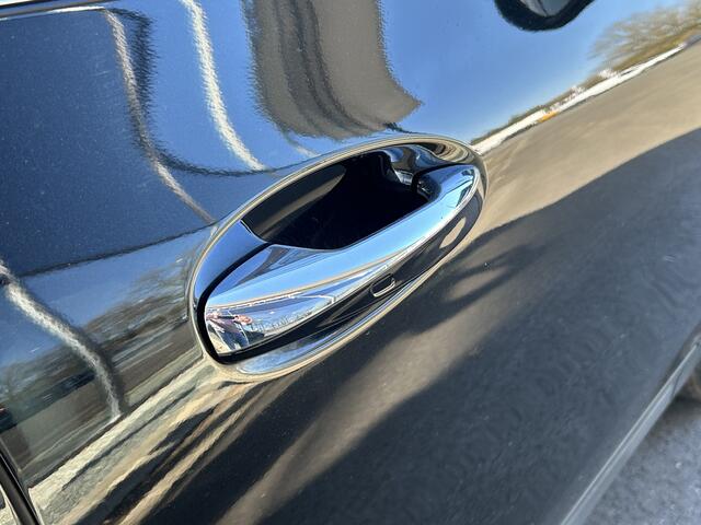 Mercedes-Benz GLA-KLASSE 250e // Panoramadak // Memory // MultiBeam LED // Carplay // Keyless // Augmented Reality Sfeerverlichting