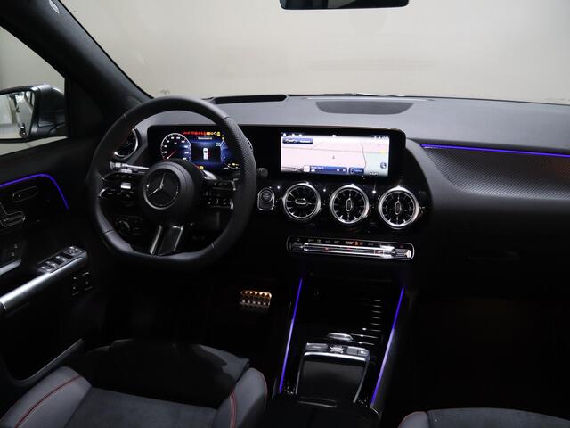 Mercedes-Benz GLA-KLASSE 250e Business Solution AMG | Premium Plus | Panoramaschuifdak | Head-up | Burmester | Winterpakket |