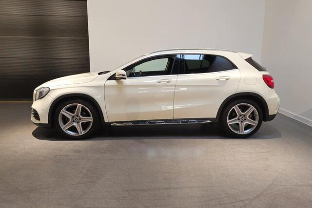 Mercedes-Benz GLA-KLASSE 180 Business Solution AMG style - Navi - 19" LM AMG Velgen - Achteruitrijcamera - Leder