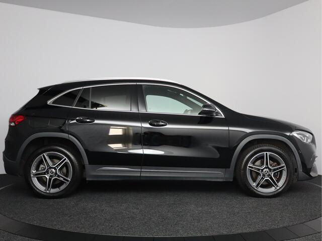Mercedes-Benz GLA-KLASSE 250 e AMG Line | Navigatie |