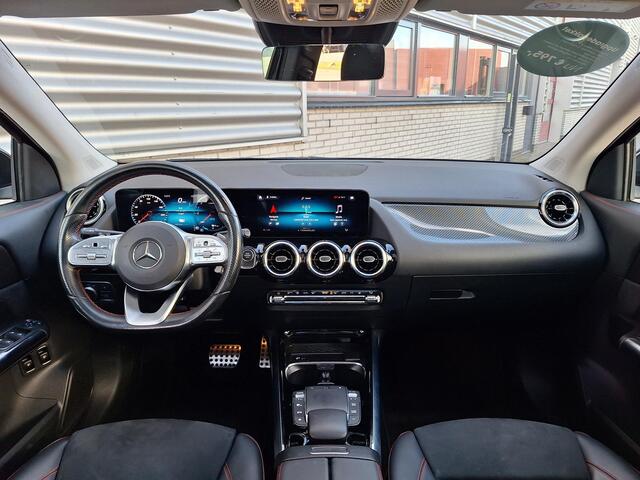 Mercedes-Benz GLA-KLASSE 250 e Business Solution AMG Limited | Panoramadak | Achteruitrijcamera | Memory pakket | Widescreen | Stoelverwarming | Elektrische achterklep | LED verlichting