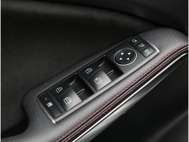 Mercedes-Benz GLA-KLASSE 180 Business Solution AMG | Camera