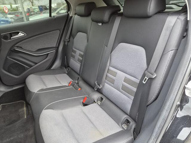 Mercedes-Benz GLA-KLASSE 200 Prestige | Nieuw binnen | Trekhaak | Cruise | Clima |