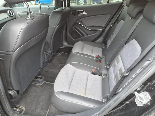 Mercedes-Benz GLA-KLASSE 200 Prestige | Nieuw binnen | Trekhaak | Cruise | Clima |