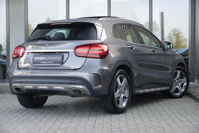 Mercedes-Benz GLA-KLASSE 180 Business Solution AMG | Panoramadak | Camera | Navi | Sfeer |