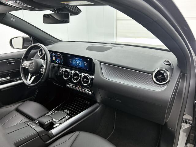 Mercedes-Benz GLA-KLASSE 250 e Luxury Line Plug-In Hybride Trekhaak | Achteruitrijcamera | Ledkoplampen | Parkeerpakket met achteruitrijcamera. Inclusief 24 maanden MB Certified garantie voor Europa.
