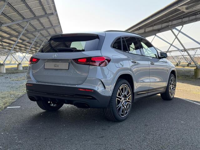 Mercedes-Benz GLA-KLASSE 250e Business Solution AMG | Night | AMG Line plus | Panoramaschuifdak | Head-Up | 360 camera | Memory stoelen |