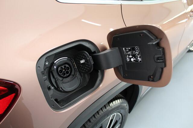 Mercedes-Benz GLA-KLASSE 250 e HYBRID, Business Solution Luxury Limited 218PK, RIJKLAAR | PANORAMADAK | DEELS LEER | STOELVERWARMING | CAMERA