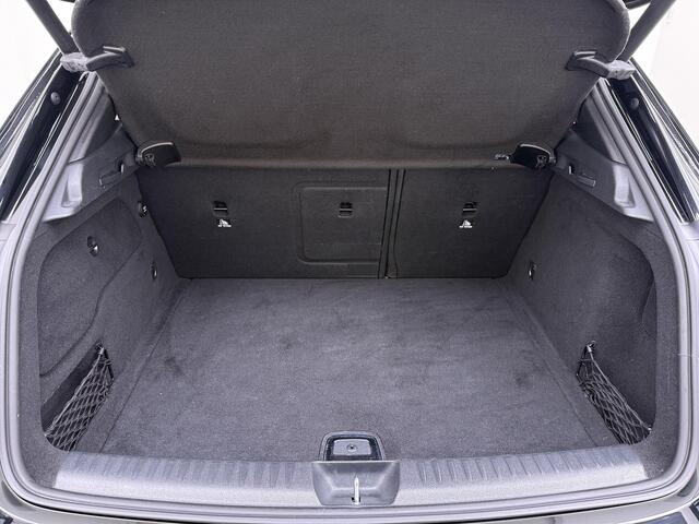 Mercedes-Benz GLA-KLASSE 180 Business Solution AMG Trekhaak | Camera | Cruise |