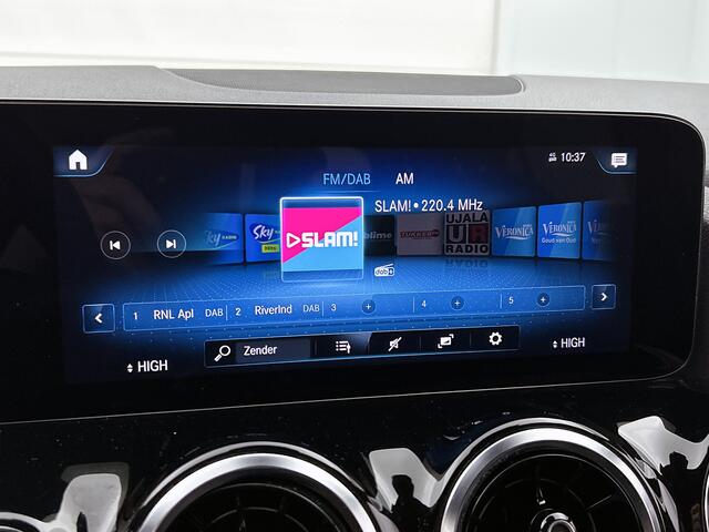 Mercedes-Benz GLA-KLASSE 250 e AMG Plug-In Hybride AMG Line | Night Pakket | Ledkoplampen | Parkeerpakket met 360°-camera | Distronic | Memory voorstoelen. Inclusief 24 maanden MB Certified garantie voor Europa.