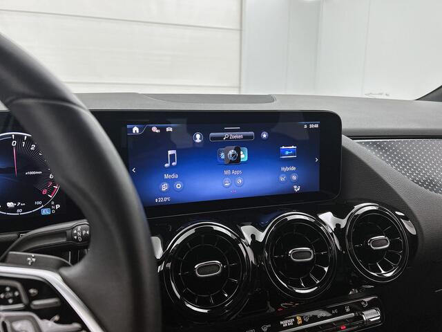 Mercedes-Benz GLA-KLASSE 250 e Star Edition | Achteruitrijcamera | Trekhaak | Dodehoekassistent | Stoelverwarming | Inclusief 24 maanden MB Certified garantie voor Europa.