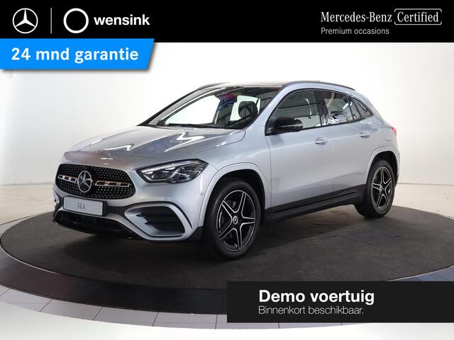 Mercedes-Benz GLA-KLASSE 250e Business Solution AMG | Night | Trekhaak | Panoramaschuifdak | 360 Camera | Dodehoekassistent | Sfeerverlichting |