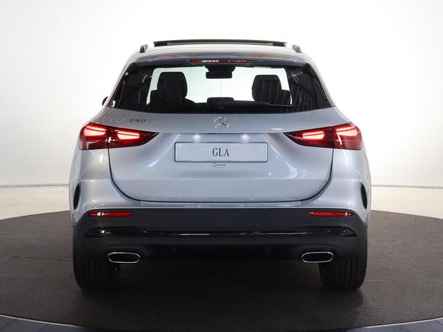 Mercedes-Benz GLA-KLASSE 250e Business Solution AMG | Night | Trekhaak | Panoramaschuifdak | 360 Camera | Dodehoekassistent | Sfeerverlichting |