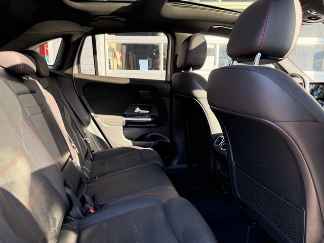 Mercedes-Benz GLA-KLASSE 200 Business Solution AMG | Premium Plus pakket| Memory pakket | Panoramadak| Night pakket| Augmented reality navigatie | Sfeerverlichting| Smartphone intergratie