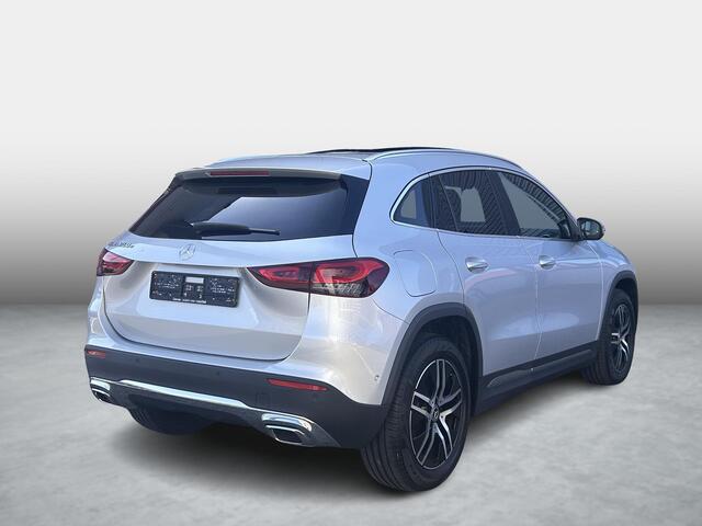 Mercedes-Benz GLA-KLASSE 250 e Luxury Line | Panoramadak | Apple Carplay | Cruise Control