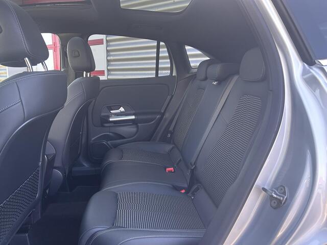 Mercedes-Benz GLA-KLASSE 250 e Luxury Line | Panoramadak | Apple Carplay | Cruise Control