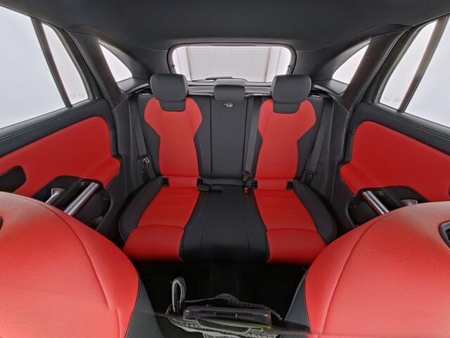 Mercedes-Benz GLA-KLASSE 250 e AMG Plug-In Hybride | Pepper Red Leder | Distronic |Memory | 360 gr Camera | Head up Displ. | Stuur En stoelverwarming | Inclusief 24 maanden Mercedes-Benz Certified garantie voor Europa.