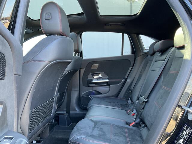 Mercedes-Benz GLA-KLASSE 200 164pk Solution AMG Memory Pano.dak Sfeerverl Hoogzitter Uitstraling!