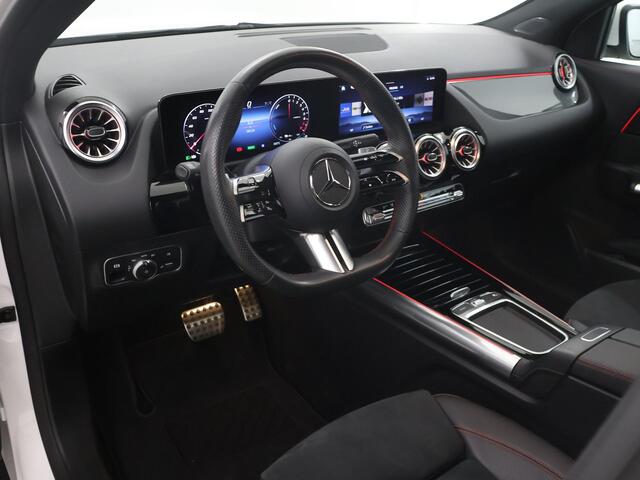 Mercedes-Benz GLA-KLASSE 250 e Star Edition AMG Line | Panoramadak | Stoelverwarming | Widescreen | Achteruitrijcamera |