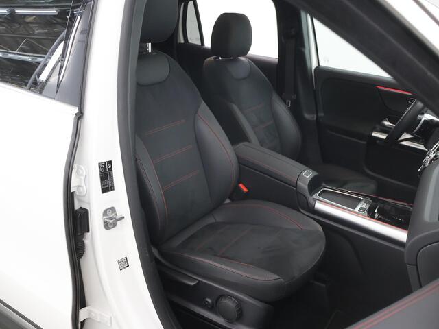 Mercedes-Benz GLA-KLASSE 250 e Star Edition AMG Line | Panoramadak | Stoelverwarming | Widescreen | Achteruitrijcamera |