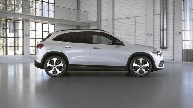 Mercedes-Benz GLA-KLASSE 250 e Business Solution AMG Limited | Night | Trekhaak | Headup | Memory | Panoramadak | Widescreen |