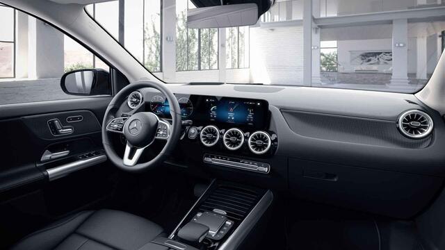 Mercedes-Benz GLA-KLASSE 250 e Business Solution AMG Limited | Night | Trekhaak | Headup | Memory | Panoramadak | Widescreen |