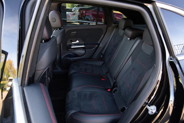 Mercedes-Benz GLA-KLASSE 250 e Business Solution AMG Limited , Panoramadak, Adap. cruise, Trekhaak,