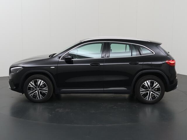 Mercedes-Benz GLA-KLASSE 250 e Luxury Line | Elektrische achterklep | Winter pakket | Achteruitrijcamera |