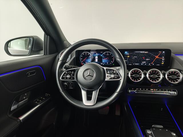 Mercedes-Benz GLA-KLASSE 180 Business Solution | navigatiesysteem full map | lederen bekleding | electronic climate control | achteruitrijcamera | Cruise control | LED verlichting | stoelverwarming |
