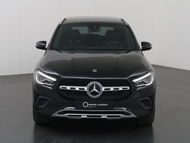 Mercedes-Benz GLA-KLASSE 250 e Luxury Line | Panoramadak | Distronic | Dodehoekassistent | Achteruitrijcamera |