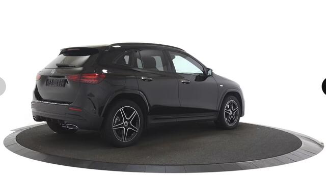 Mercedes-Benz GLA-KLASSE 250 e AMG Line Black Optiek / Sfeerverlichting / Stoelverwarming / Camera